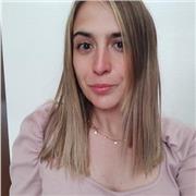 Laureata in materie scientifiche impartisce lezioni di matematica e scienze ai bambini delle elementari e ragazzi delle medie